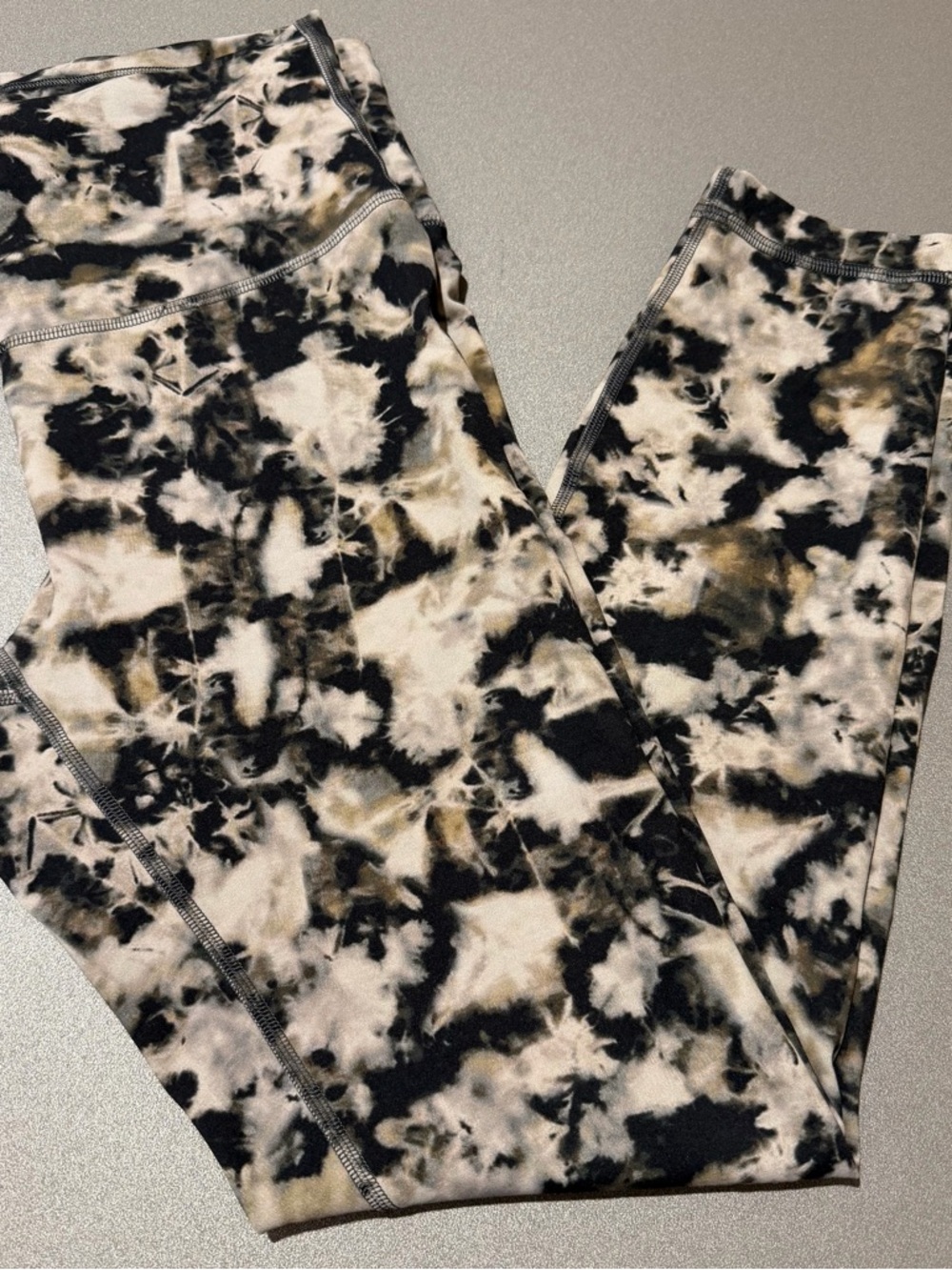 lululemon athletica Black White and Tan Tie-Dye Leggings
